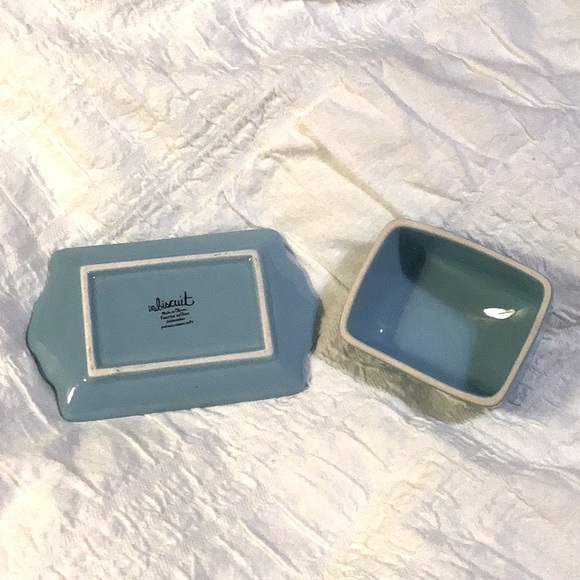 Anthropologie “biscuit” butter dish - Picture 3 of 3